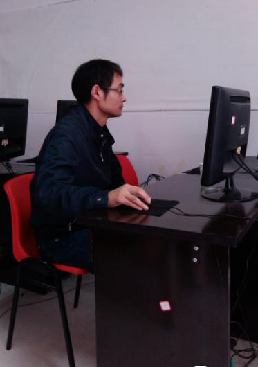 孫老師：<教授科目:數(shù)控車、加工中心的操作編程和軟件建模、編程>